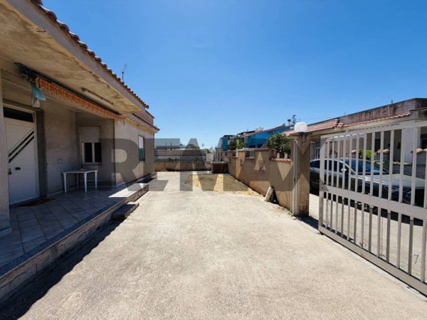 casa indipendente in vendita ad Ispica in zona Santa Maria del Focallo