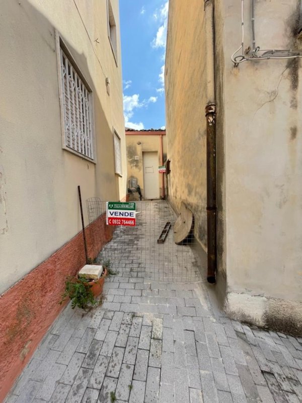 casa indipendente in vendita a Modica