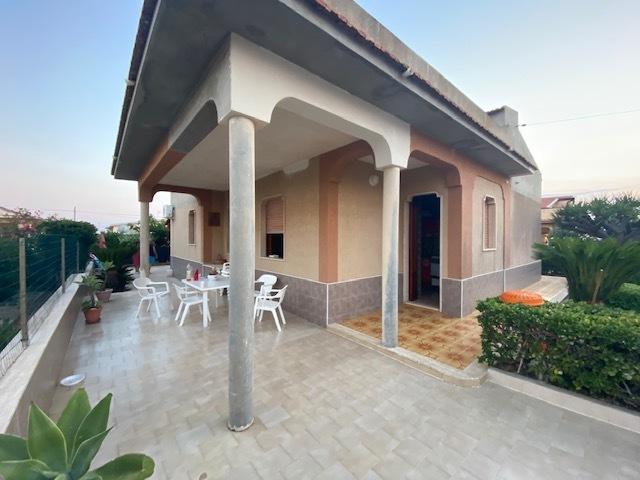 casa indipendente in vendita a Modica in zona Marina di Modica