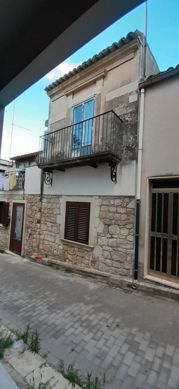 casa indipendente in vendita a Modica in zona Modica Alta