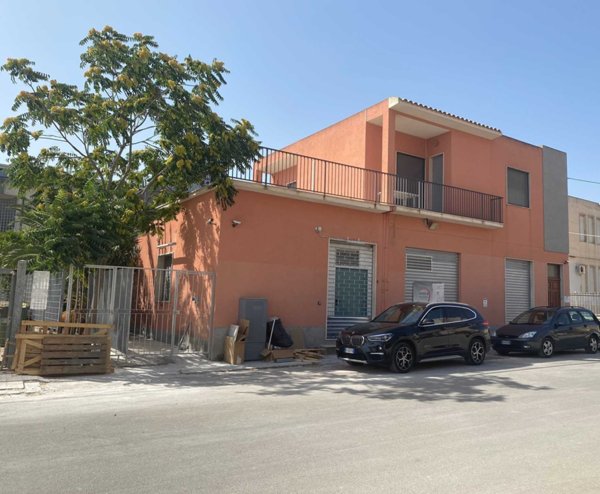 casa indipendente in vendita a Modica in zona Sacro Cuore