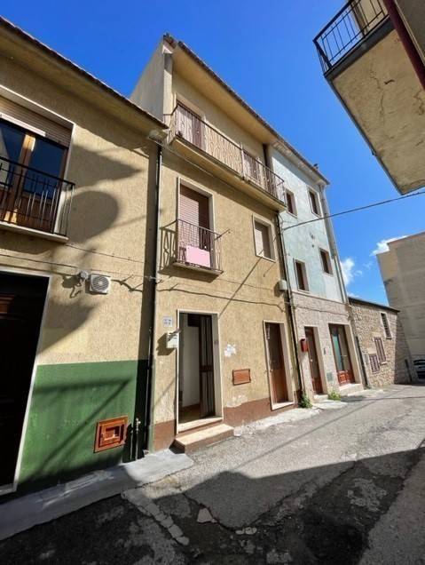 casa indipendente in vendita a Modica