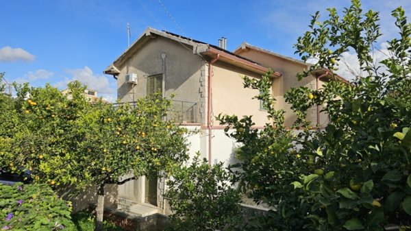 casa indipendente in vendita a Modica in zona Sacro Cuore