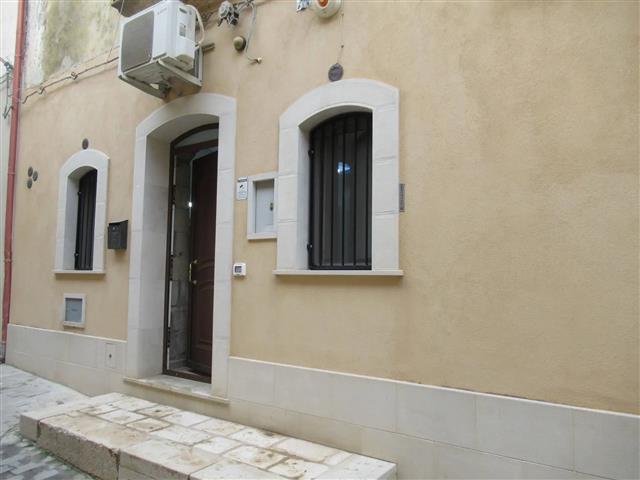 casa indipendente in vendita a Modica in zona Modica Bassa