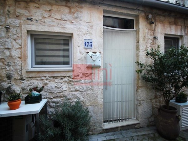 casa indipendente in vendita a Modica