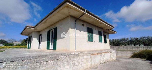casa indipendente in vendita a Modica