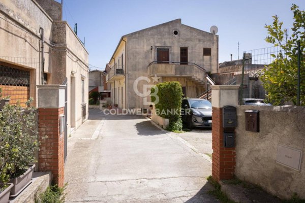 casa indipendente in vendita a Modica in zona Modica Alta