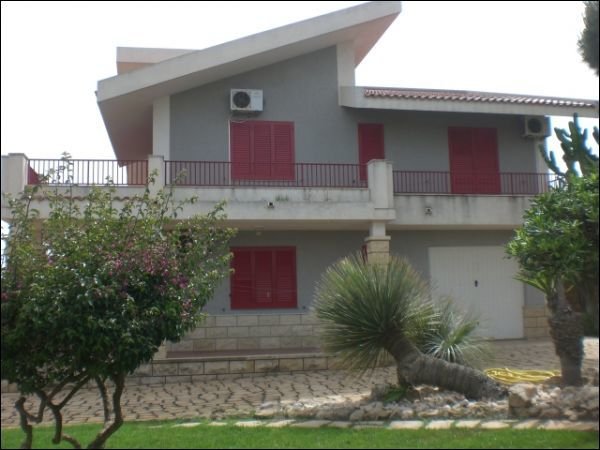 casa indipendente in vendita a Modica in zona Maganuco