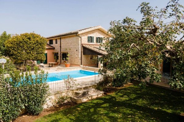 casa indipendente in vendita a Modica