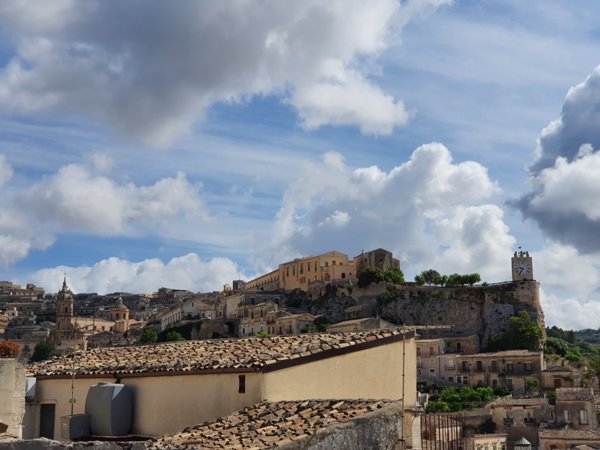 casa indipendente in vendita a Modica in zona Modica Bassa