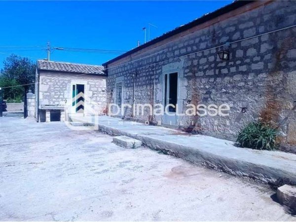 casa indipendente in vendita a Modica in zona Zappulla