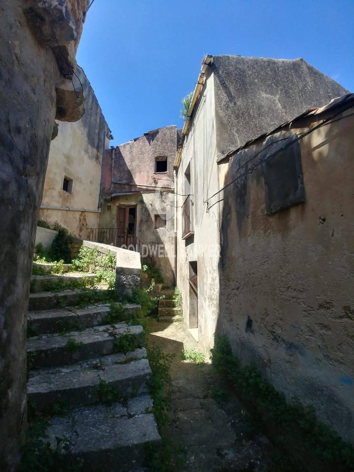 casa indipendente in vendita a Modica in zona Modica Bassa