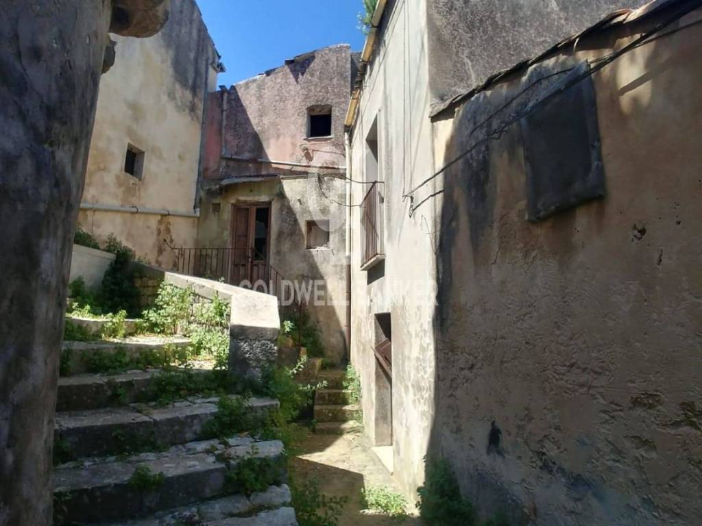 casa indipendente in vendita a Modica in zona Modica Bassa