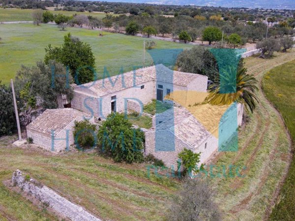 casa indipendente in vendita a Modica