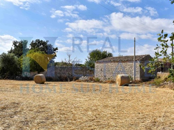 casa indipendente in vendita a Modica in zona Modica Alta