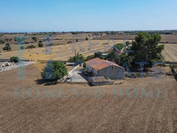 casa indipendente in vendita a Modica in zona Modica Alta
