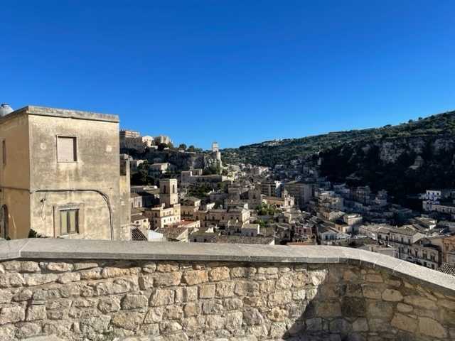 casa indipendente in vendita a Modica