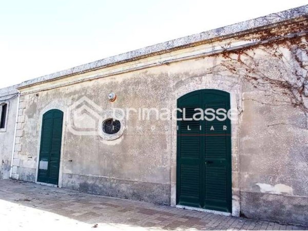 casa indipendente in vendita a Modica