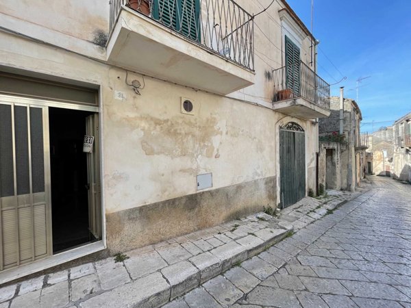 casa indipendente in vendita a Modica in zona Modica Alta