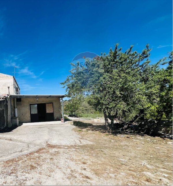 casa indipendente in vendita a Modica in zona Frigintini
