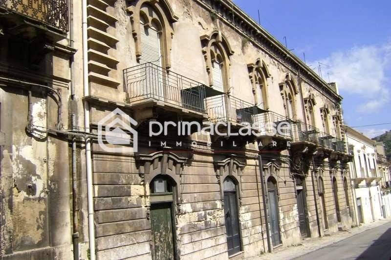 intera palazzina in vendita a Modica in zona Modica Bassa