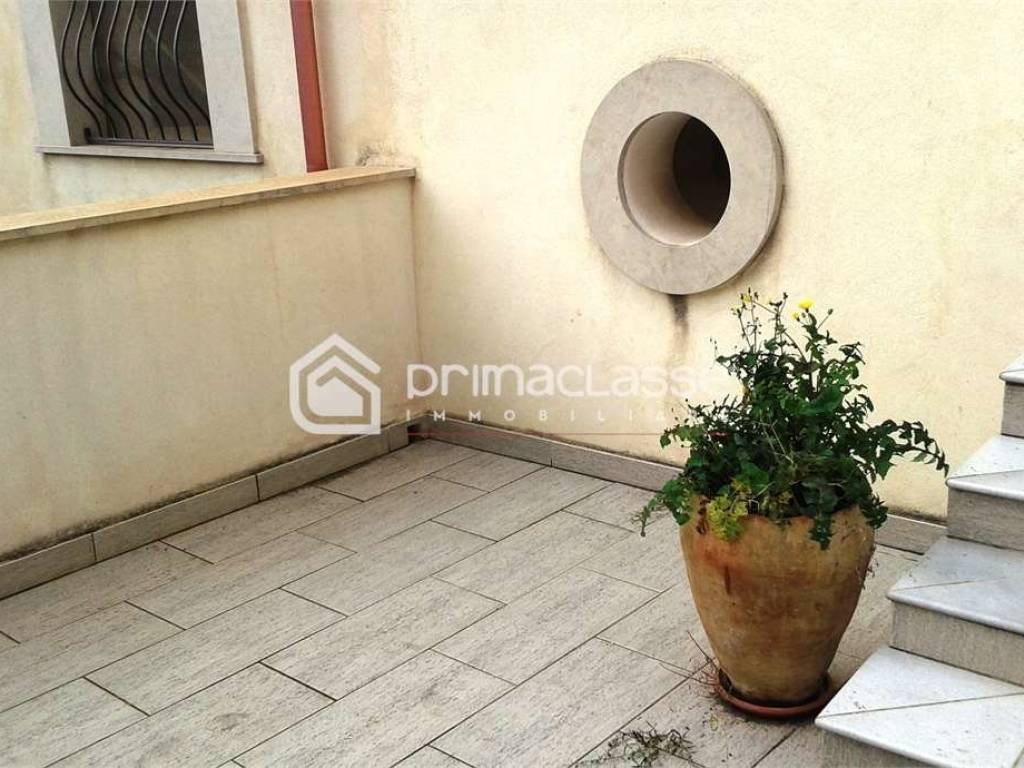 intera palazzina in vendita a Modica in zona Modica Alta