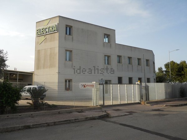 locale commerciale in vendita a Modica