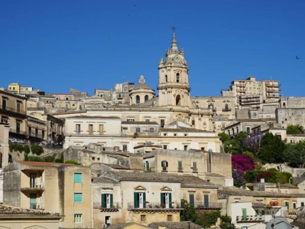 intera palazzina in vendita a Modica in zona Modica Bassa
