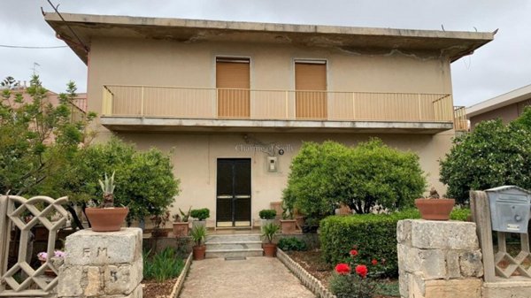 casa indipendente in vendita a Modica in zona Sacro Cuore
