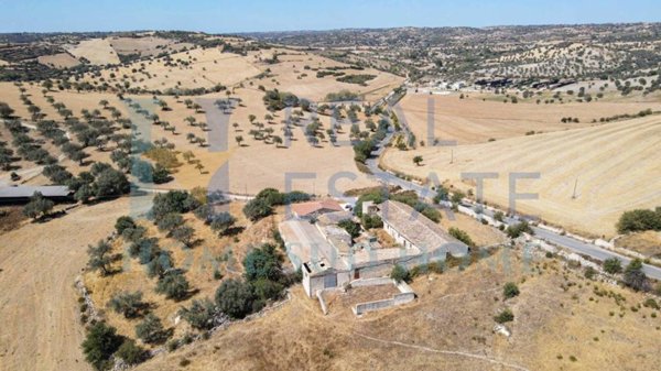 casa indipendente in vendita a Modica