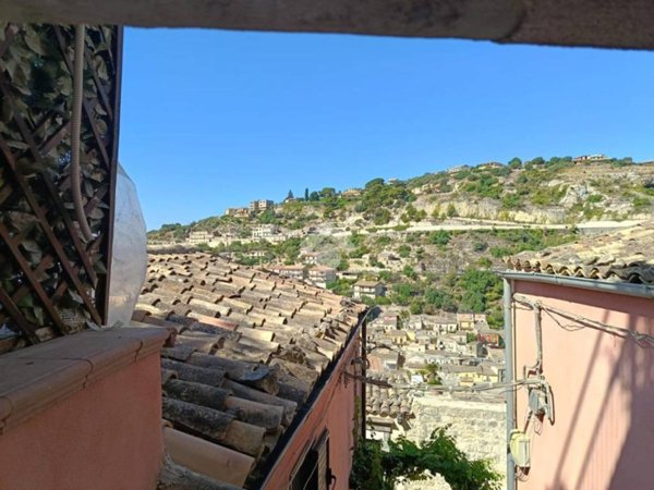 casa indipendente in vendita a Modica in zona Modica Bassa