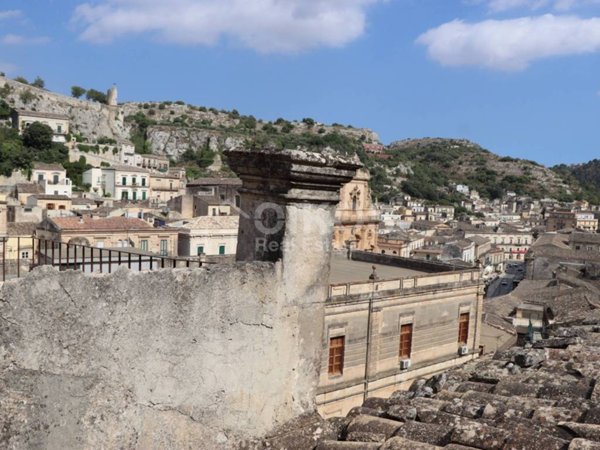intera palazzina in vendita a Modica in zona Modica Bassa