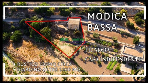 casa indipendente in vendita a Modica in zona Modica Bassa