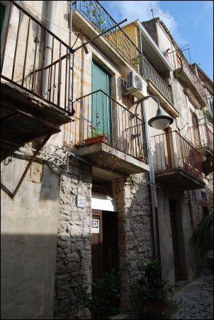 casa indipendente in vendita a Modica in zona Modica Bassa