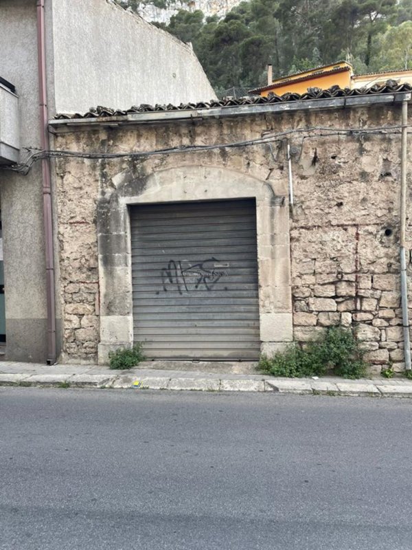 negozio in vendita a Modica in zona Modica Bassa