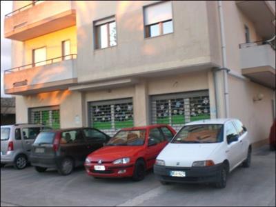 locale commerciale in vendita a Modica in zona Sacro Cuore