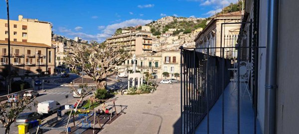 casa indipendente in vendita a Modica in zona Modica Bassa