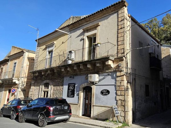 casa indipendente in vendita a Modica in zona Modica Bassa