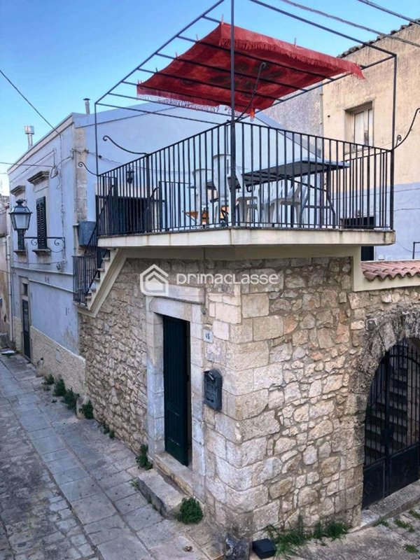casa indipendente in vendita a Modica in zona Modica Alta