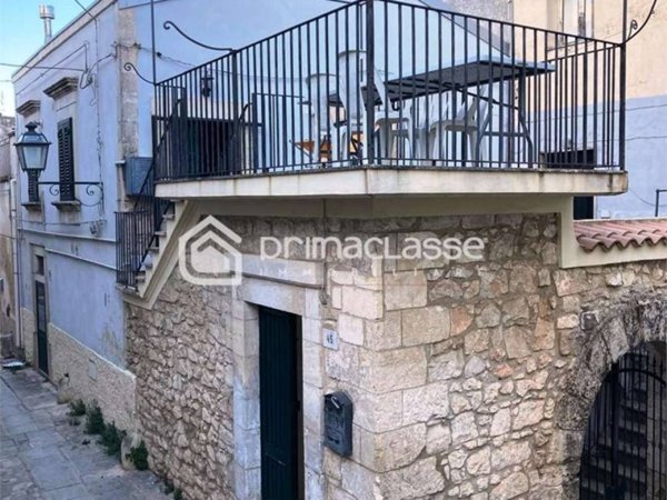 casa indipendente in vendita a Modica in zona Modica Alta