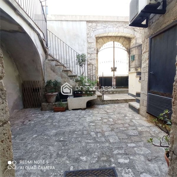 casa indipendente in vendita a Modica in zona Modica Alta