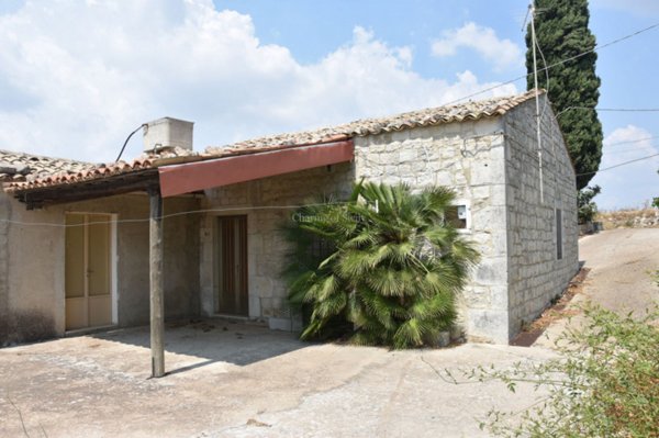 casa indipendente in vendita a Modica