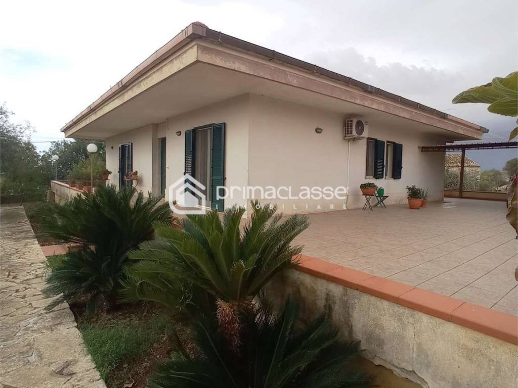 casa indipendente in vendita a Modica in zona Sacro Cuore