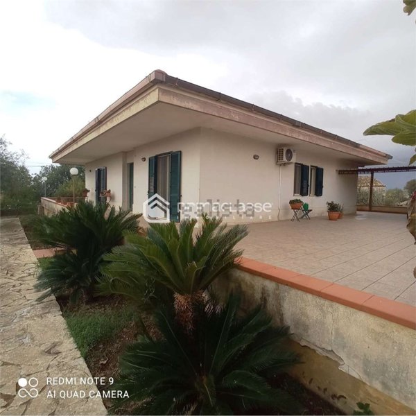 casa indipendente in vendita a Modica in zona Zappulla