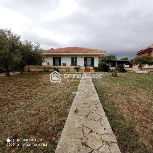 casa indipendente in vendita a Modica in zona Zappulla