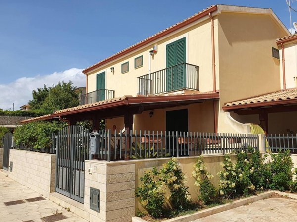 casa indipendente in vendita a Modica in zona Marina di Modica
