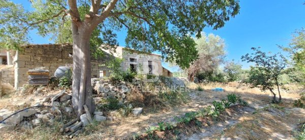 casa indipendente in vendita a Modica in zona Frigintini