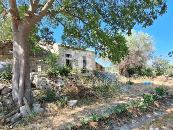 casa indipendente in vendita a Modica in zona Frigintini