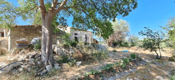 casa indipendente in vendita a Modica in zona Frigintini