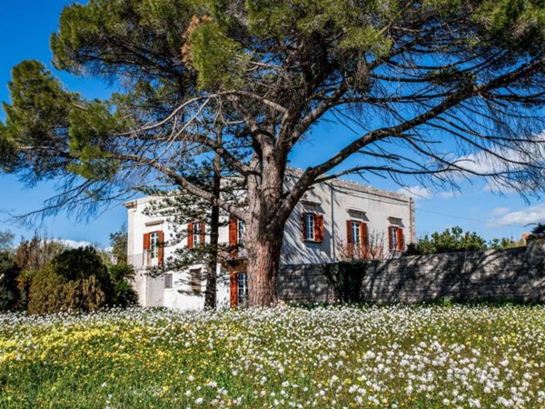 casa indipendente in vendita a Modica